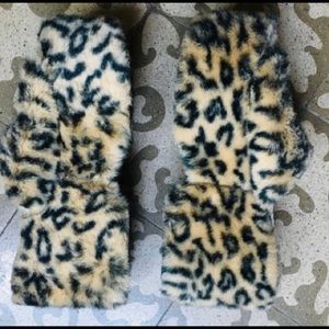 Vintage Y2K 90s cheetah print platforms